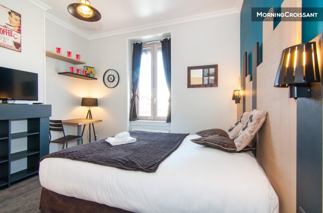 Cozy, vintage, quiet studio