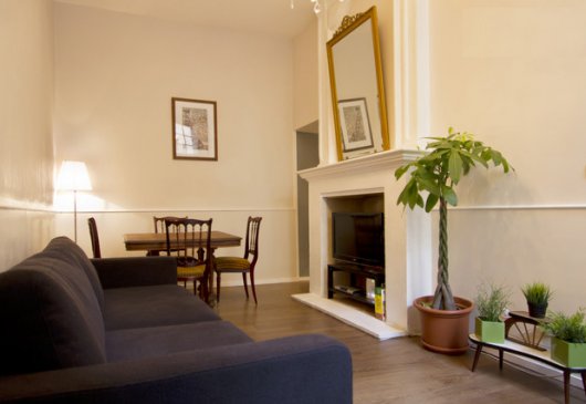 City Center - Charming apt + Patio