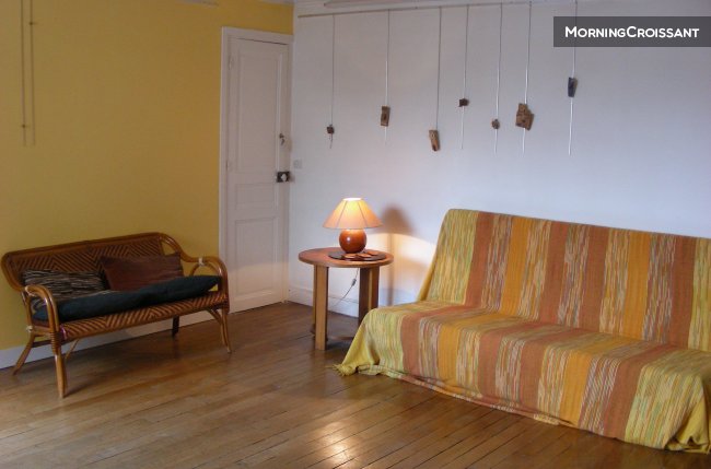 A studio in the sky of Paris