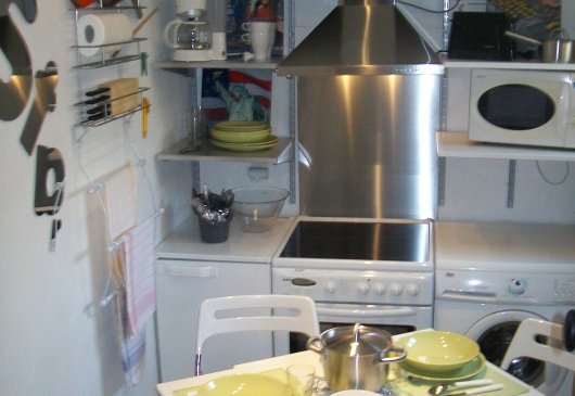 Nice port, studio in building 