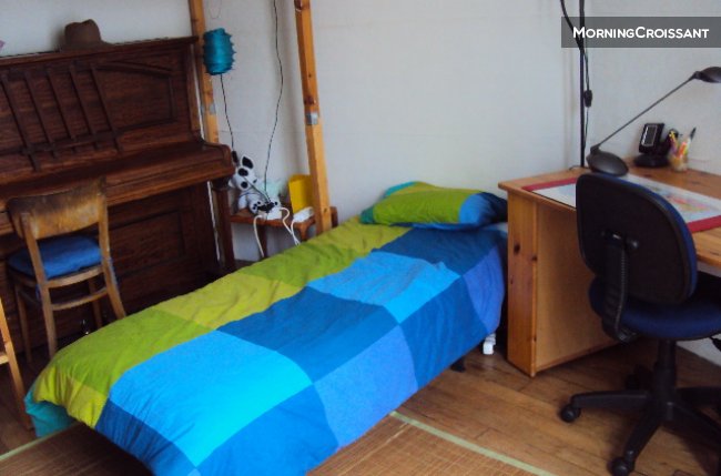 Room 13 sqm near Montmartre
