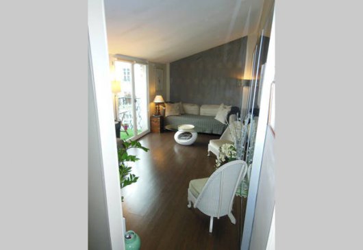 1BR in Marais with balcony 