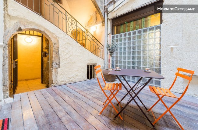 THE great side - close Opera