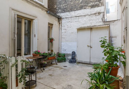 Studio in Montmartre / 100 m Abbess