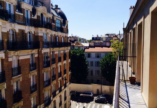 Charming apartment (bank left)