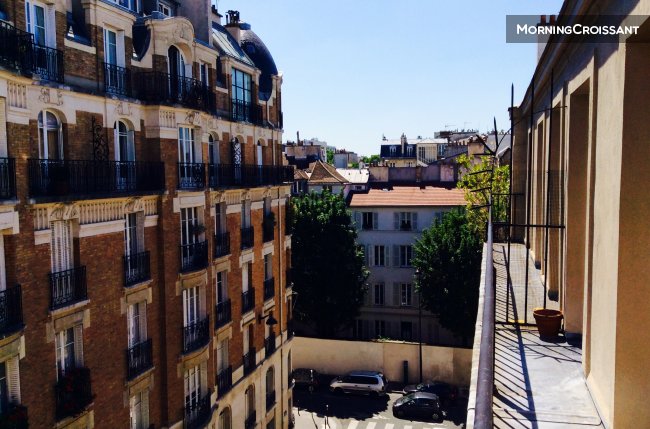 Charming apartment (bank left)