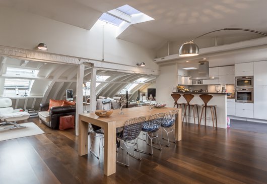 'Smooth' flat Place de la Madeleine