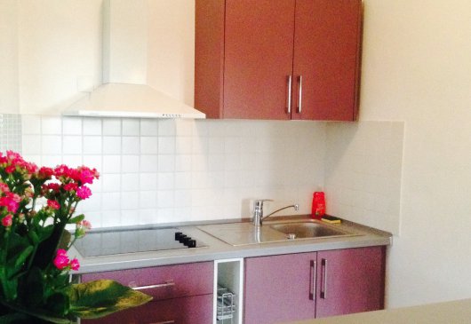 Sunny studio flat parking and beach