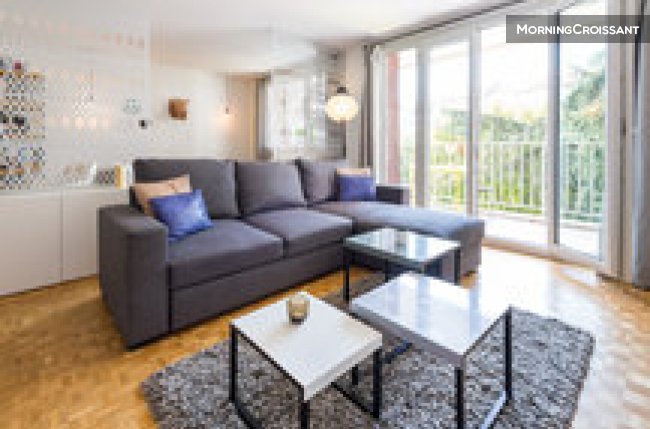 2 steps from Lyon, renovated room 