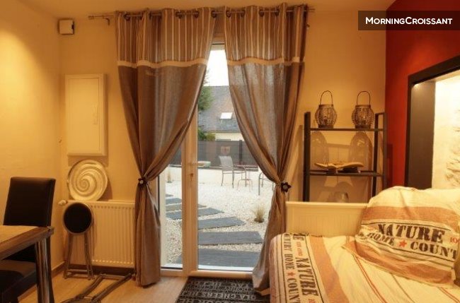 Pretty cottage quiet in the city