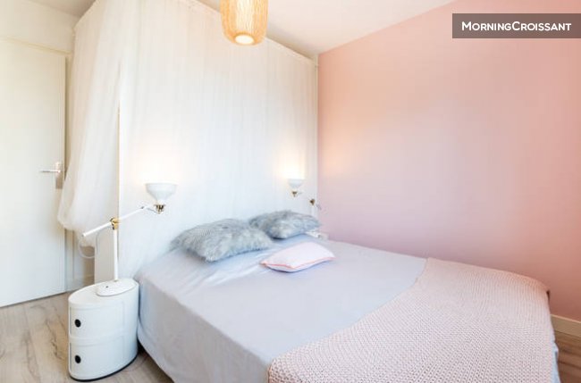 Renovated room with dressing!