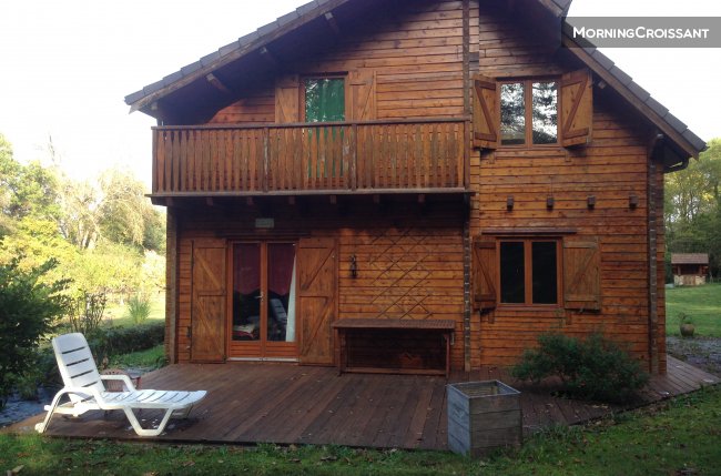 Charming cottage  in the  forest