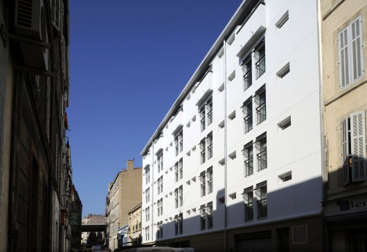 Modern studio, good location