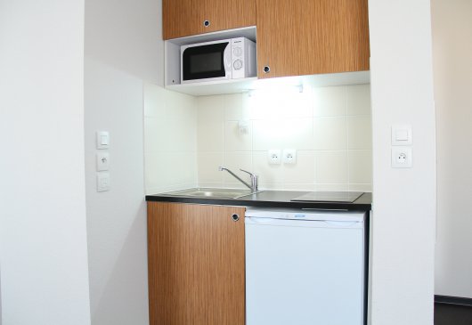 Studio for 2, St Charles station