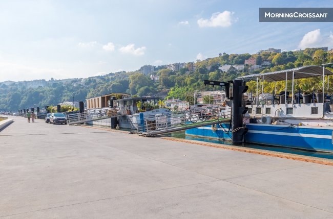 LA TIMONERIE - on a Boat in Lyon