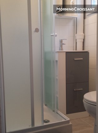 very functional furnished Studio 