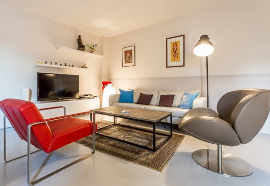 Modern chic wth Parkin Eiffel Tower