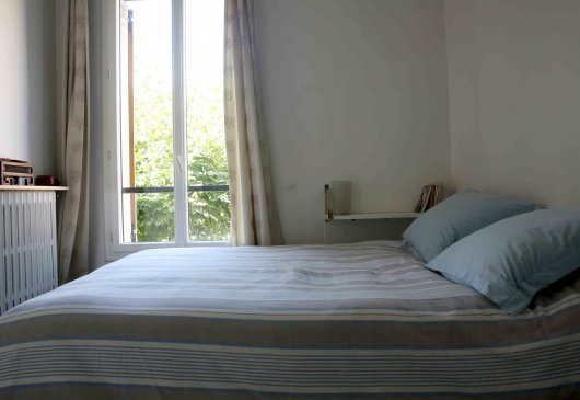 Room in cosy house close to Paris