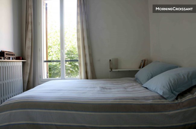 Room in cosy house close to Paris