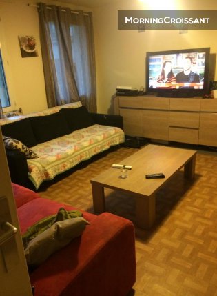 1BR apart near Buttes Chaumont