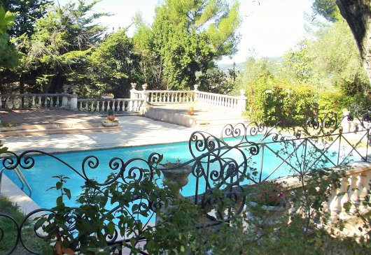 Studio in bastide with pool