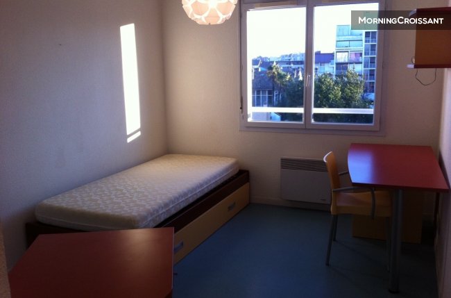 Functional studio near UHC