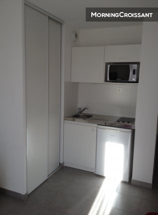 Low-budget Studio for 2 Aix