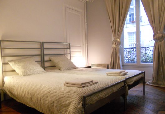  Flat.4people, Le Marais, Paris.