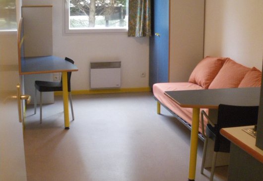 Full-service studio downtown Lille