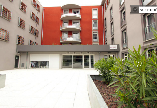 Flat in a new residence