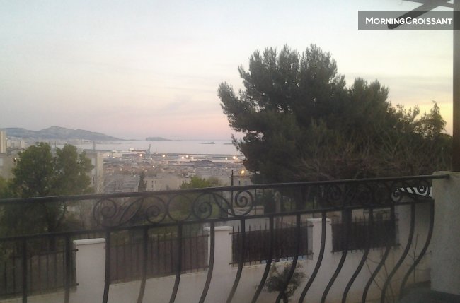 VERY NICE STUDIO WITH SEA VIEW