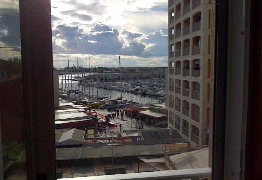 Duplex in downtown port in Agde