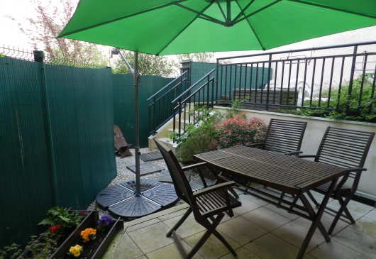 Apartment with terrace and garden