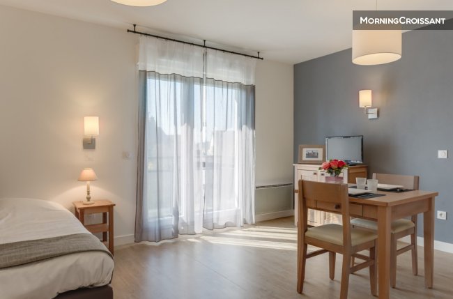 Great studio with balcony