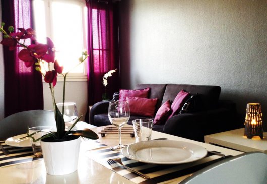 Standing in St Cyprien all comfort