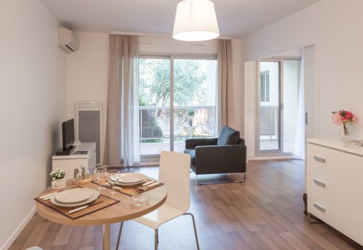 Sublime 1BR Apt on the heights