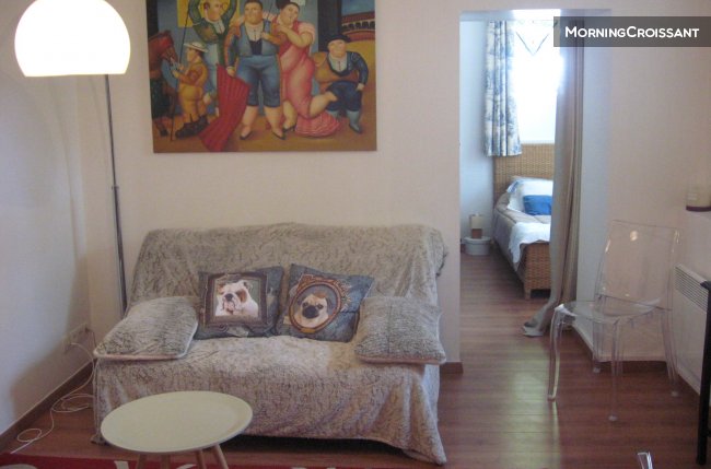  500 M from the beach with parking ...