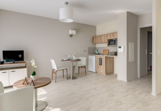 Superb modern and bright 1BR