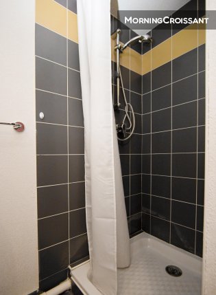 Cheap studio in Toulon city