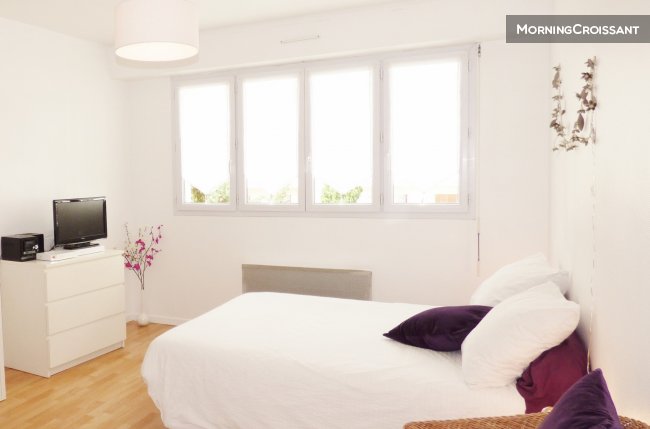 Studio of charm in the Center