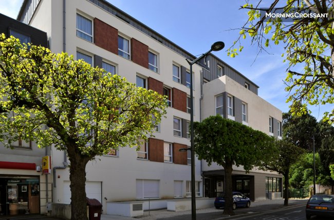 Convenient flat Chelles station