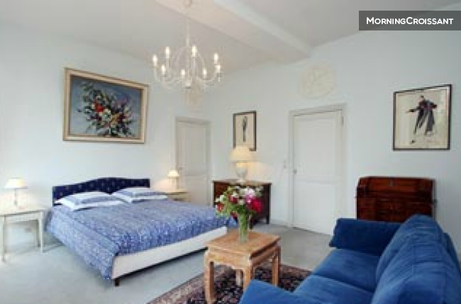 Lys bedroom suite in a Castle