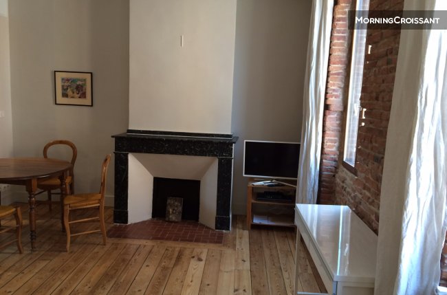 Large round charm/Wifi