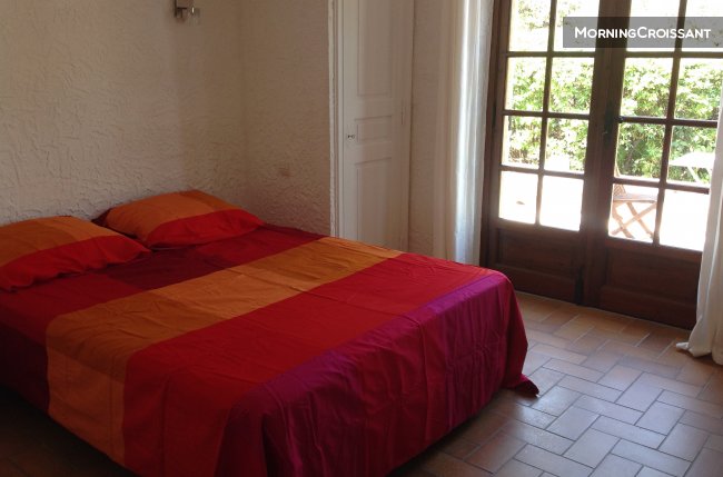 Bed and breakfast in heart of Var