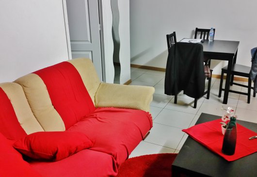 Double room 5 mins from the metro 7