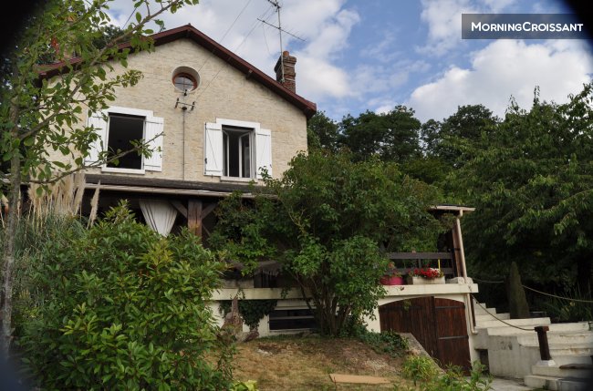 Beautiful stone 3 bedrooms House