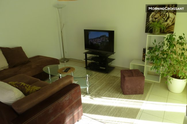 Bright two-room near Grenoble