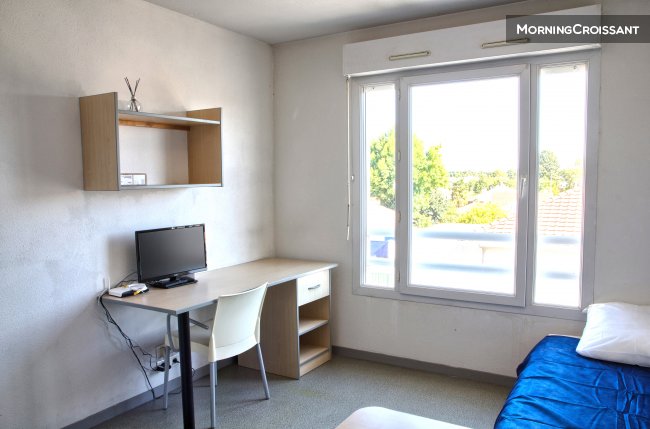 Studio near downtown Pau