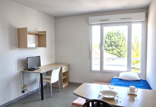 Comfortable furnished studio