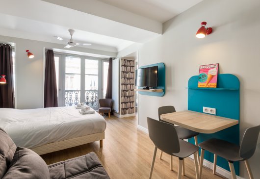 LE COMPTOIR - close Opéra